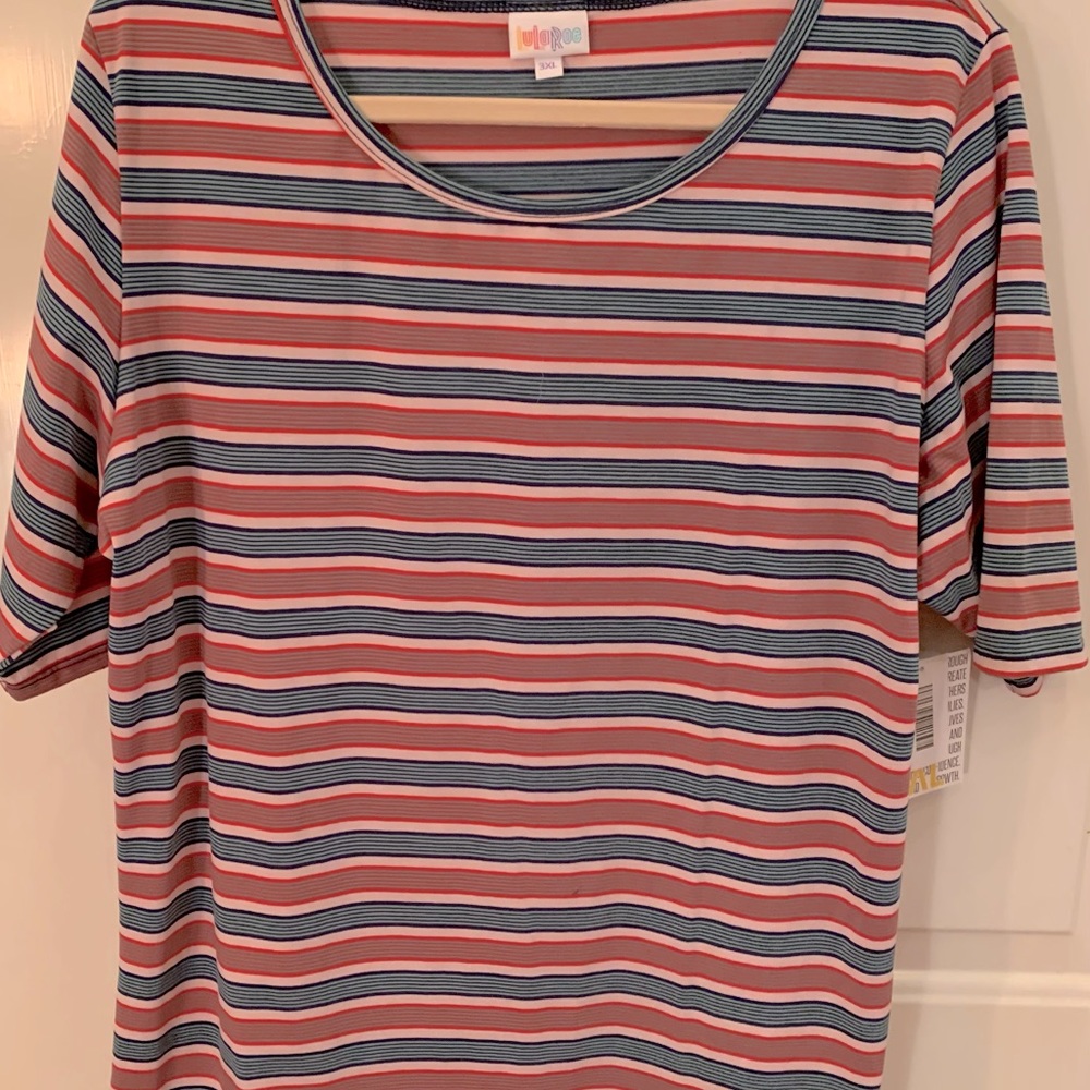 Ladies NWT LuLaRoe Gigi Top Size 3XL